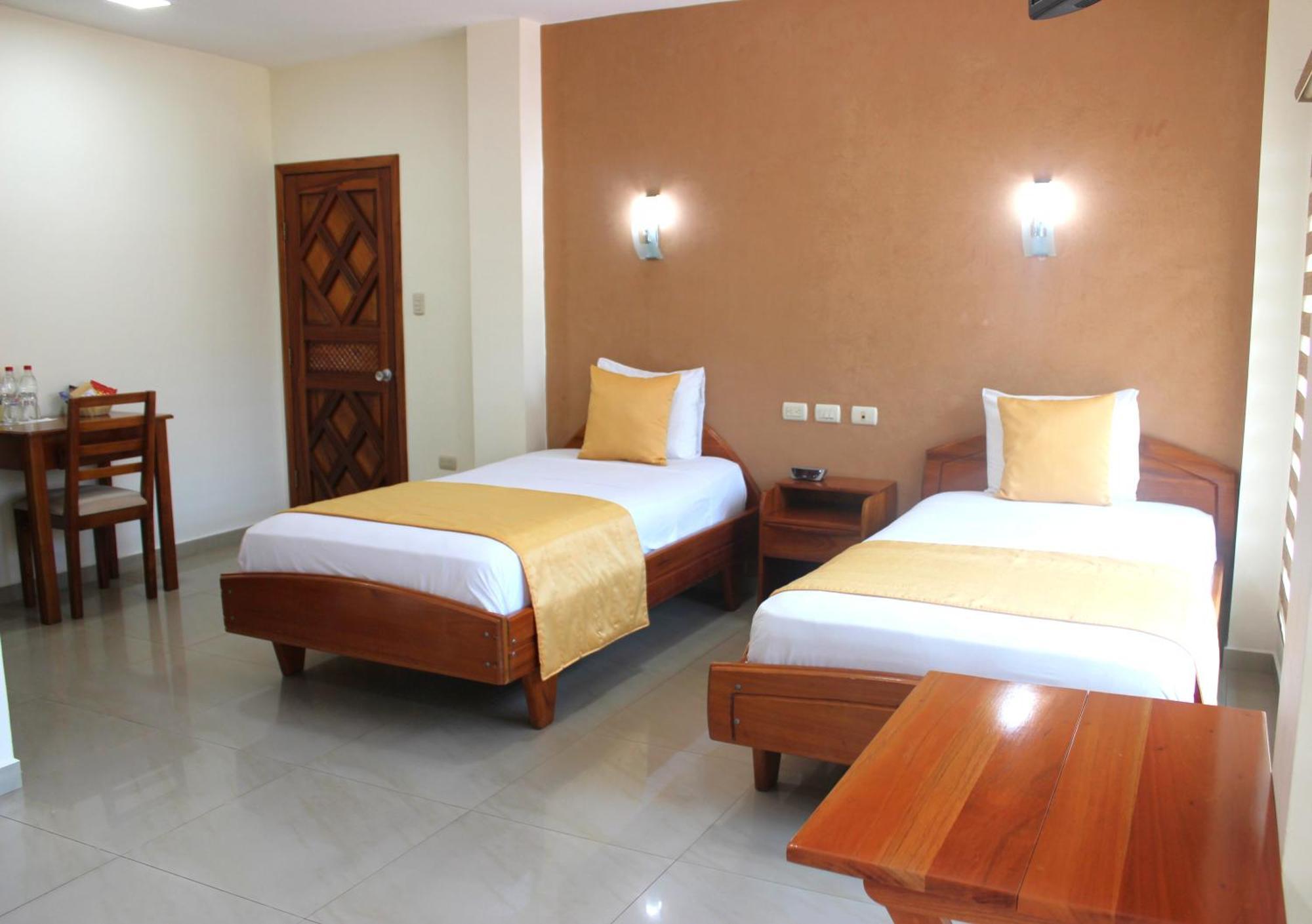 Hotel Flamingo ปูแอร์โตอาโยรา ภายนอก รูปภาพ